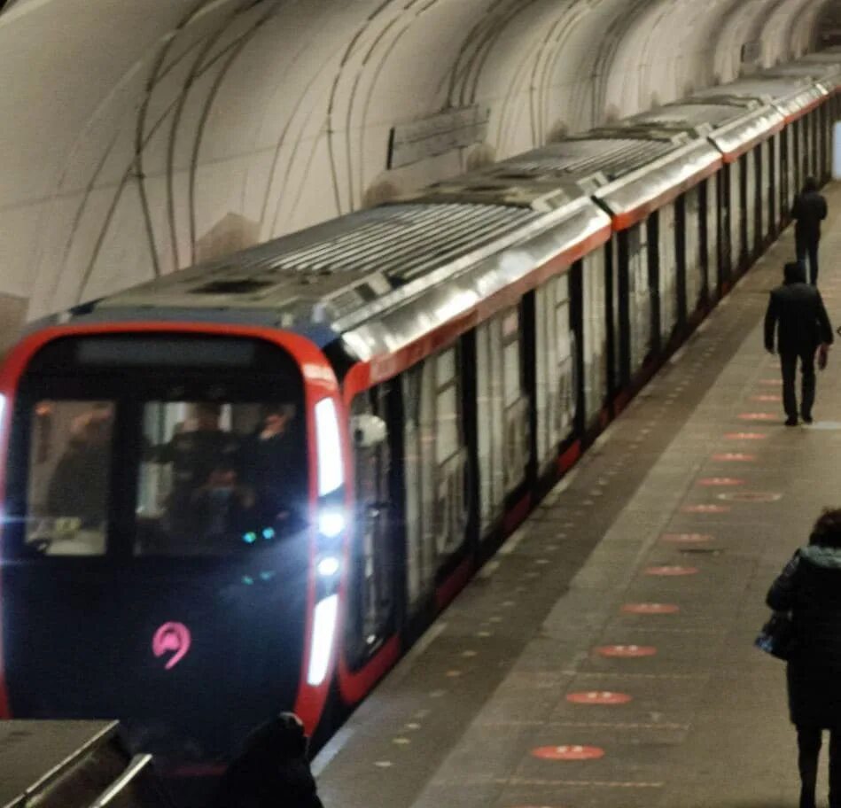 Сколько поездов на зеленой ветке. Метро Замоскворецкая линия Москва поезд 2020. Замоскворецкая линия 81-775. Поезд Москва 2020 на Замоскворецкой линии. Метропоезд Москва 2019.