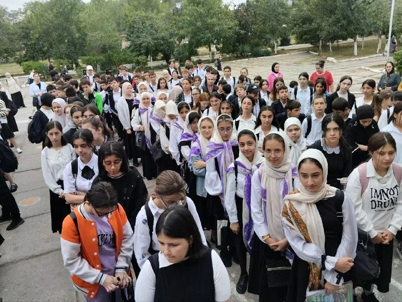 Школа 11 избербаш. 10 школа избербаш. 11 школа избербаш. Школа 11 избербаш. Школа 11 избербаш.