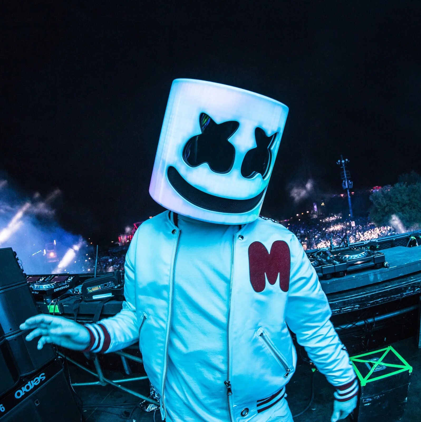 Кристофер Комсток Marshmello. Кристофер Комсток Marshmello без маски. Маршмеллоу певец лицо. Маршмеллоу певец без маски. Ну крутая песня