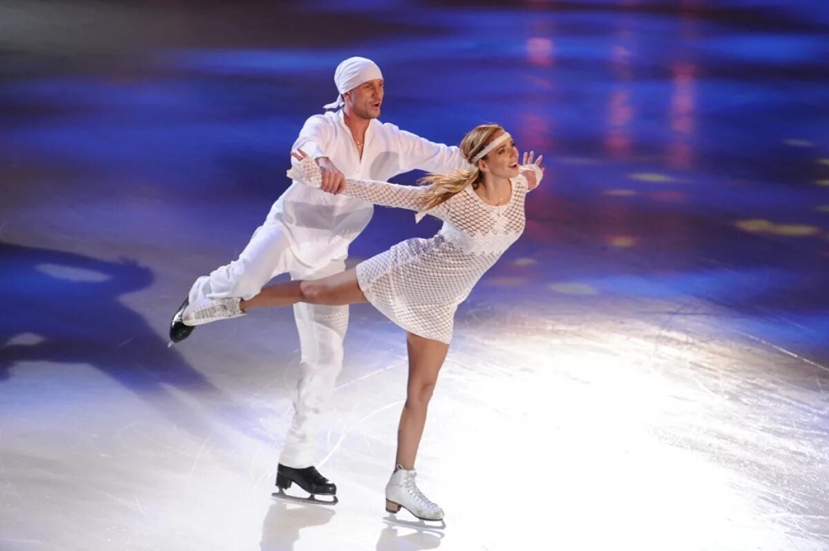 Роман костомаров и тодоренко. Роман костомаров на 12 февраля 2023. Роман костомаров 2022. Роман костомаров и регина тодоренко. Роман костомаров и регина тодоренко.