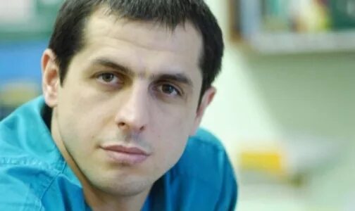 Амир муратович нейрохирург. Мержоев амир муратович. амир мержоев нейрохирург. амир черкесов муратович.