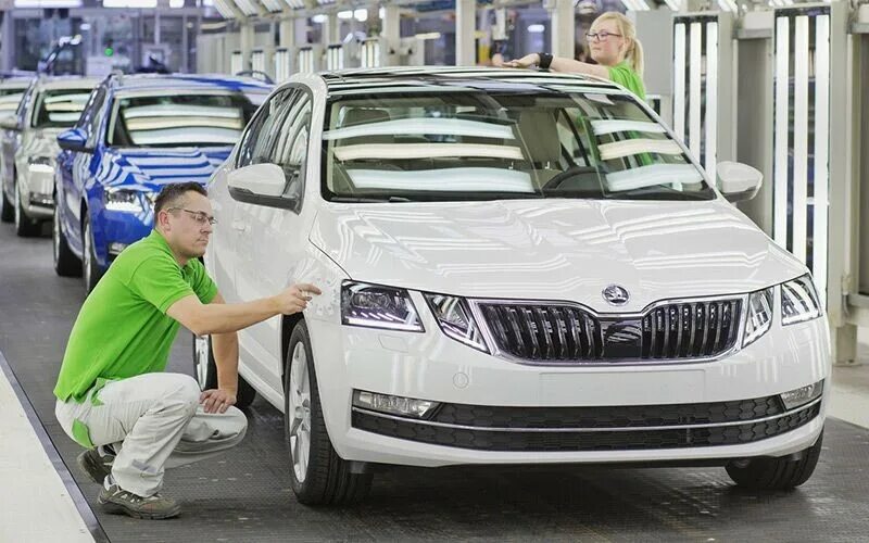 Шкила актавия. Чешский завод шкода. Skoda octavia 2010. Skoda octavia a6 2013. Skoda octavia a7.