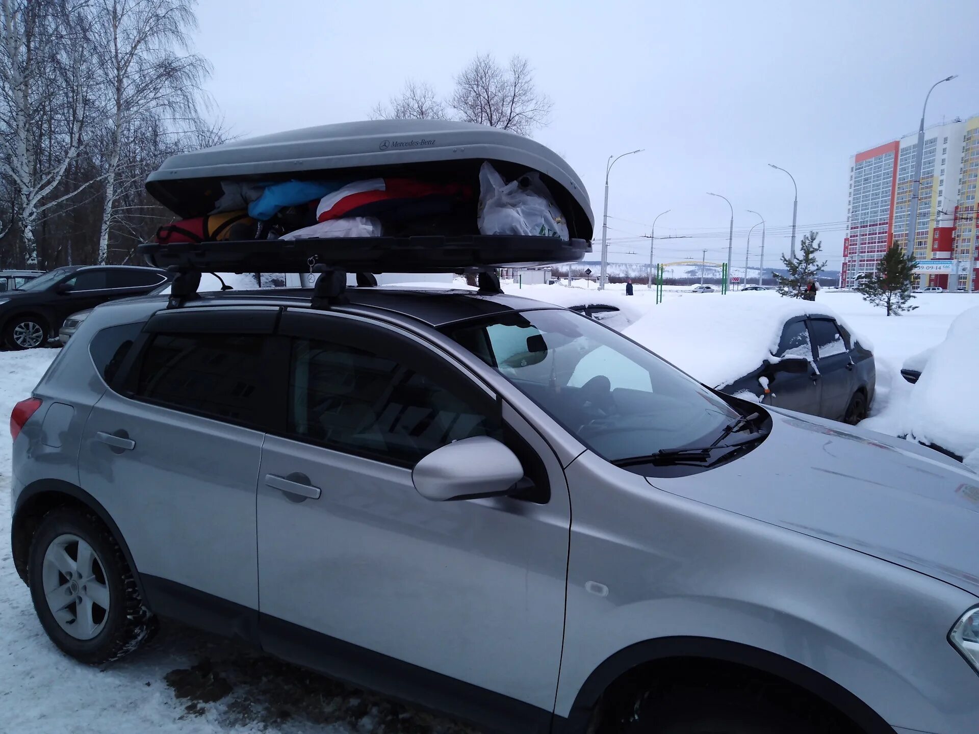 Nissan qashqai j10 рейлинги. Установка багажника кашкай. Багажник на крышу nissan qashqai j10. Установка багажника кашкай. Установка багажника кашкай.