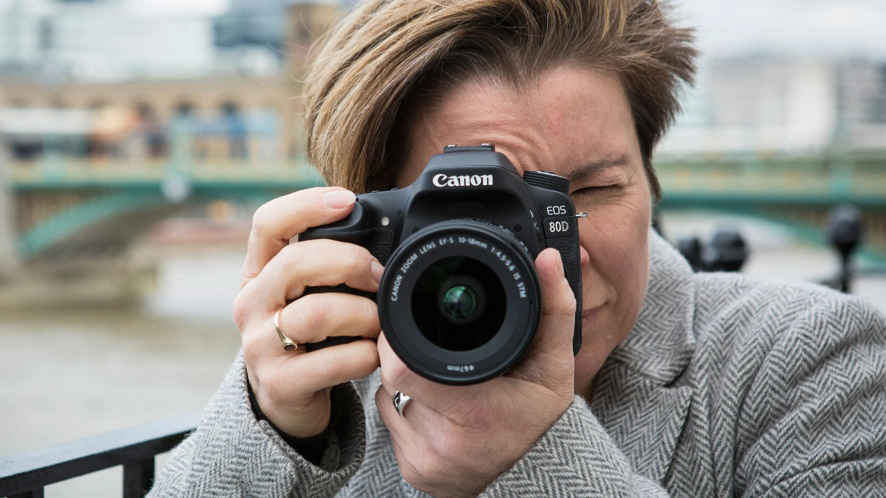 Canon ru фотоаппарат. Canon 500d. Canon 200d портреты. Canon DSLR.