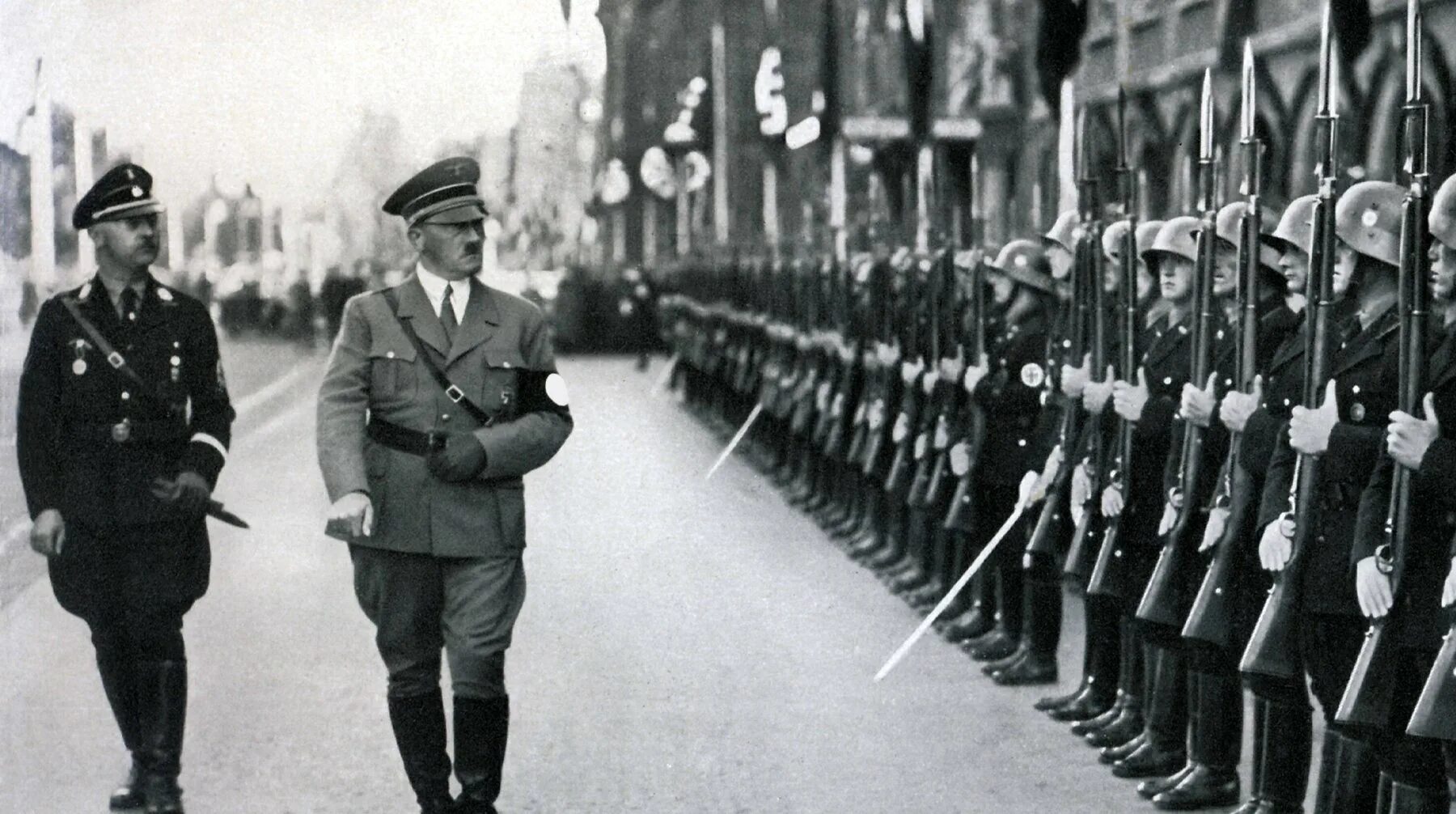 Фашистское право. Парад СС 1939 Лейбштандарт. SS отряд Гитлера.