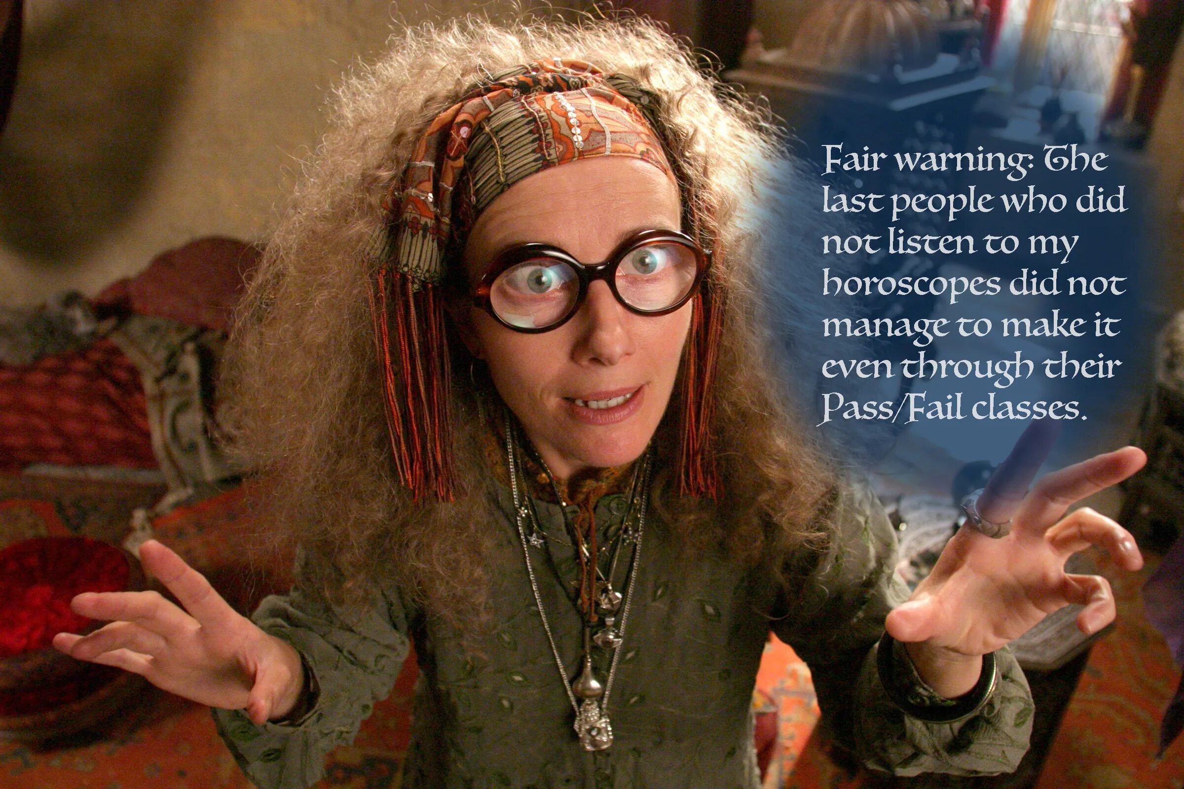 Титул трелони. Профессор трелони. Профессор трелони. Трелони гарри поттер. Магистр трелони актриса.