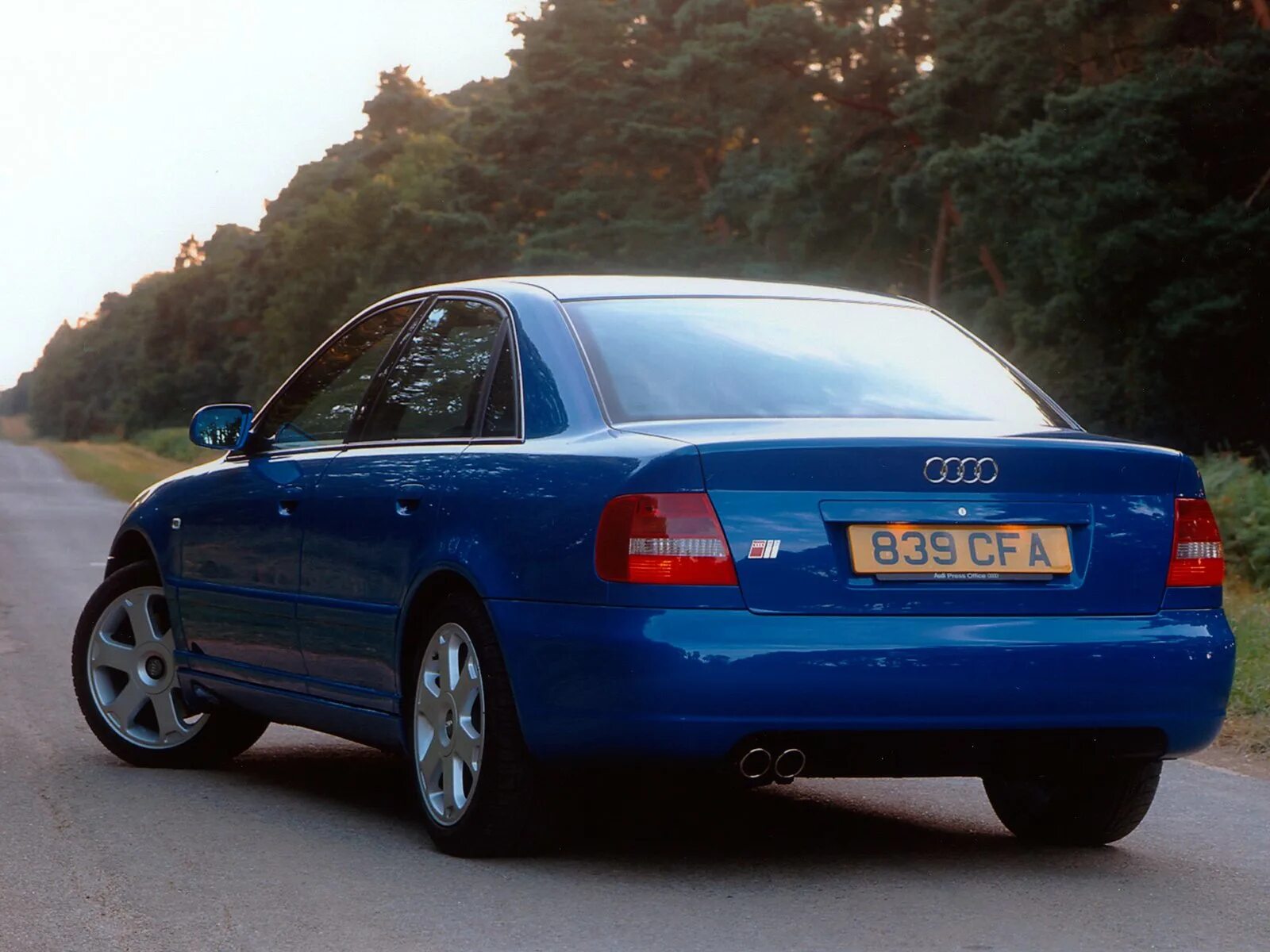 Audi a4 b5 2000. Ауди s4 1996. Audi s4 1997. Audi a4 b5 1996. Ауди а4 б5 2000 года