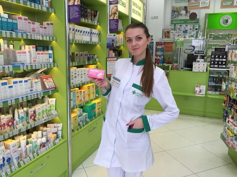 Аптека россия первостольник. Аптека виктория. Штат работников аптеки. Аптека работница. Аптека работница.
