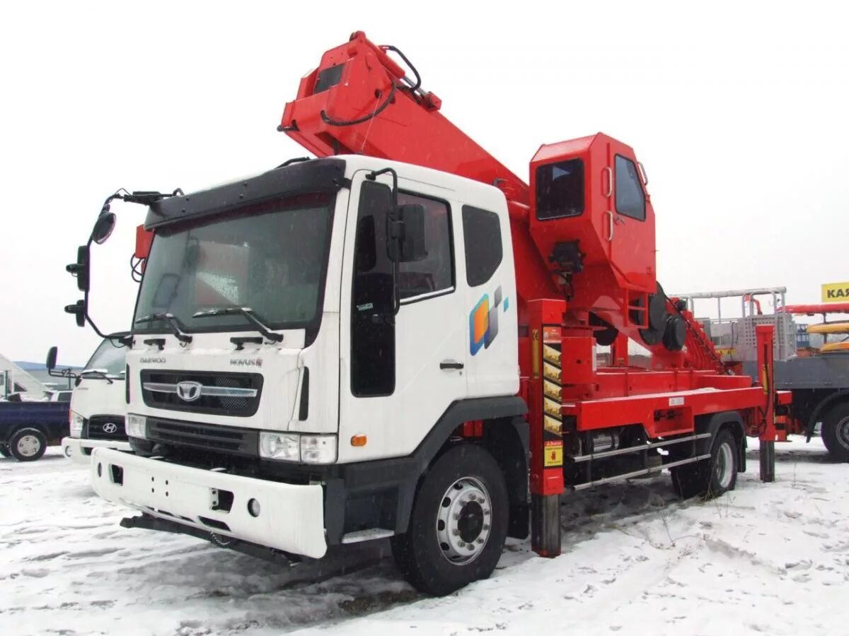 Автовышка 45м. Автовышка 45 метров вездеход. Автовышка daewoo 45 метров. Автовышка 45м. Автовышки 45м.