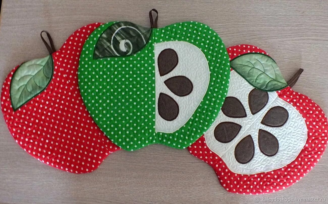 Прихватки яблочки. Необычные прихватки. Прихватки. Прихватки в виде яблока. Прихватка яблоко.