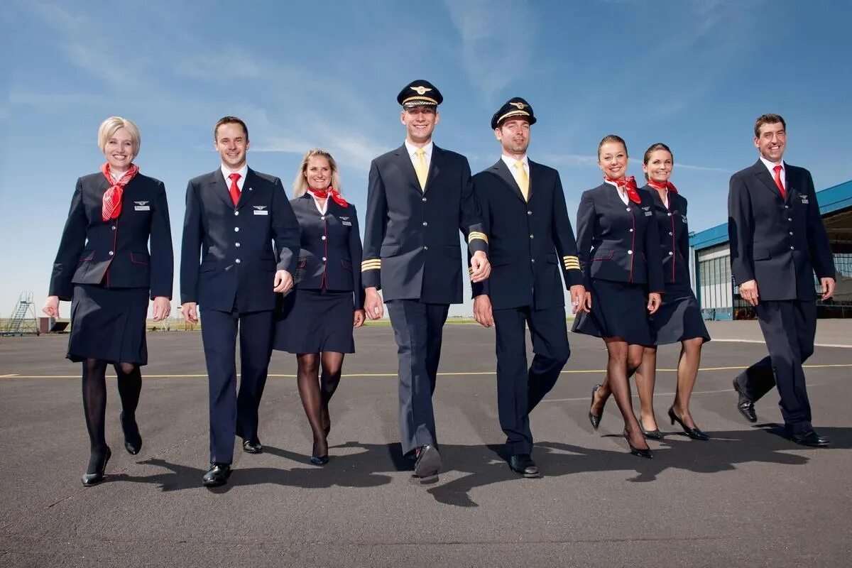 American airlines стюардессы. Экипаж авиакомпании аэрофлот. Бортпроводники aer lingus. Бортпроводники uzbekistan airways. Авиакомпания аэрофлот бортпроводники.