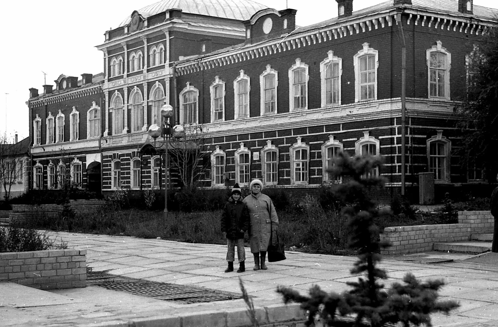 Новоузенск сайт. Город Новоузенск Саратовской области. Администрация города Новоузенск. Старый Новоузенск Саратовская область. Мельница Новоузенск.