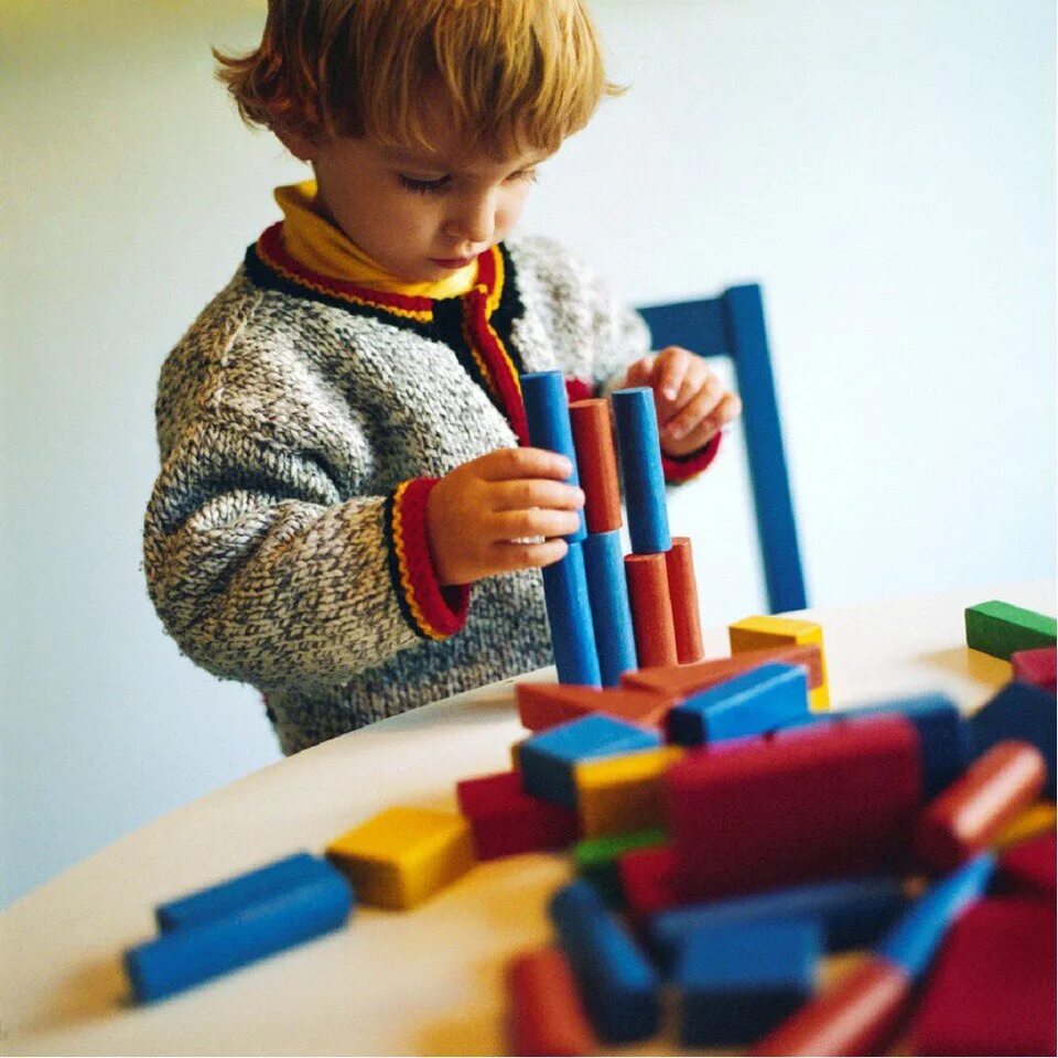 Предметная деятельность человека это. Детские игрушки для детей раннего возраста. Игрушки для развития интеллекта у детей. Дети дошкольного возраста. Умственные способности ребенка.