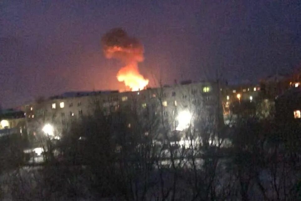 Пожар на заревом. Взрыв на пороховом заводе в Перми. Пожар на заводе в Перми. Пожар на пороховом заводе Пермь. Взрыв на пороховом заводе в Тамбовской области.