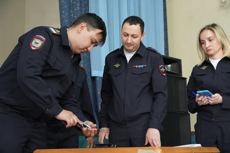 В Главном управлении МВД России по Иркутской области вручили награды отличившимс