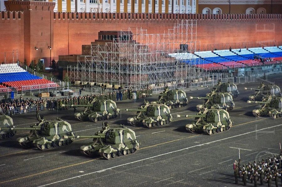 Московский военный. Парад Победы 2004 мавзолей. Парад военной техники для детей. Парад ко Дню Победы Военная техника. Парад военной техники ко Дню 9 мая.