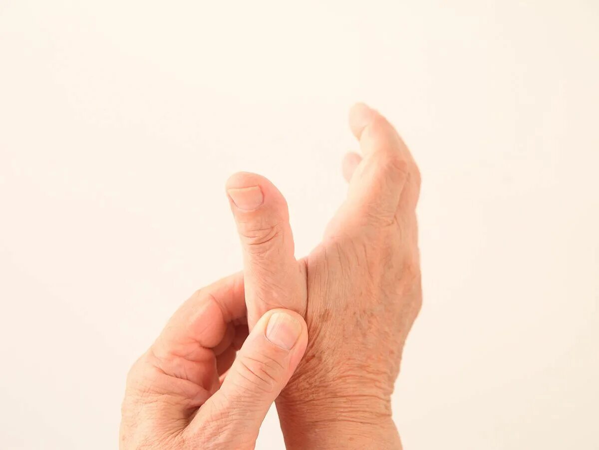 Почему болят суставы больших пальцев. Болит сустав большого пальца.