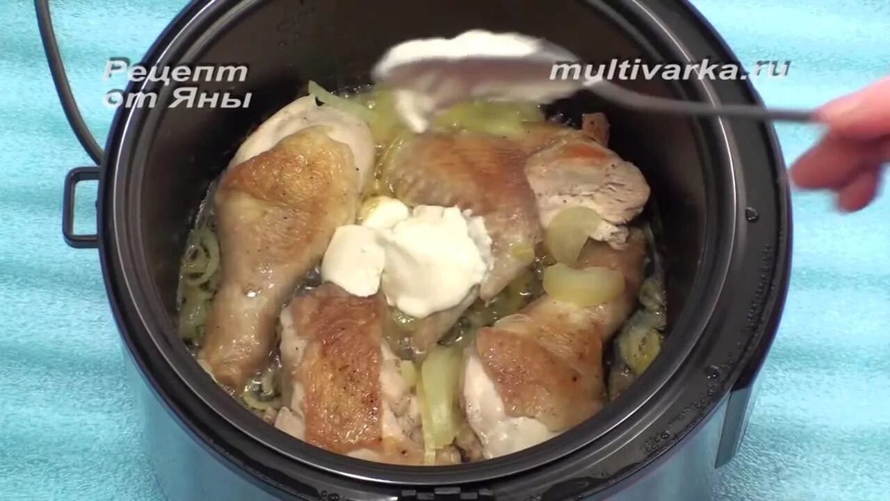 Курица в мультиварке скороварке. Курица приготовление мультиварка. Курица на пару в мультиварке редмонд. Курица в сметане в мультиварке. Мультиварка запекание курицы.