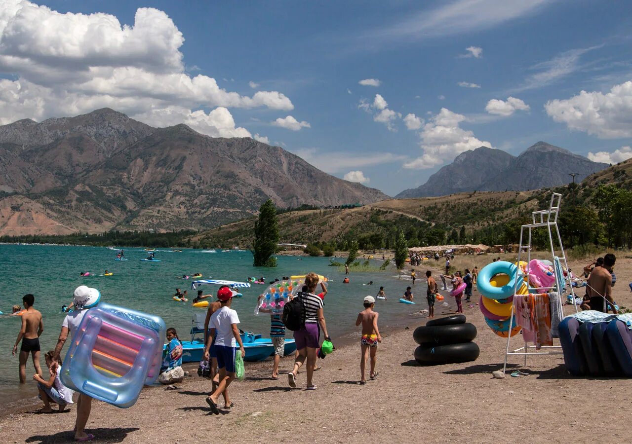 чарвакское водохранилище пляж. чарвак узбекистан пирамиды. озеро чарвак в узбекистане. чарвак узбекистан пирамиды. ташкент горы чарвак.