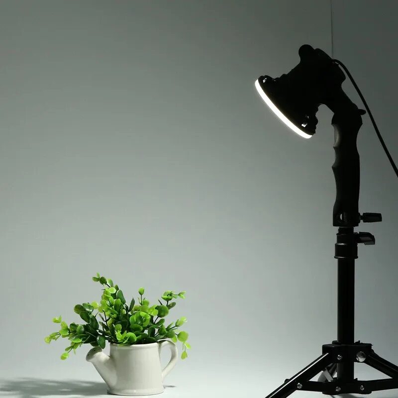 Лампа для съемок. Лампа для фотосъемки. Лампы для фотостудии. Профессиональная лампа для фотосъемки.