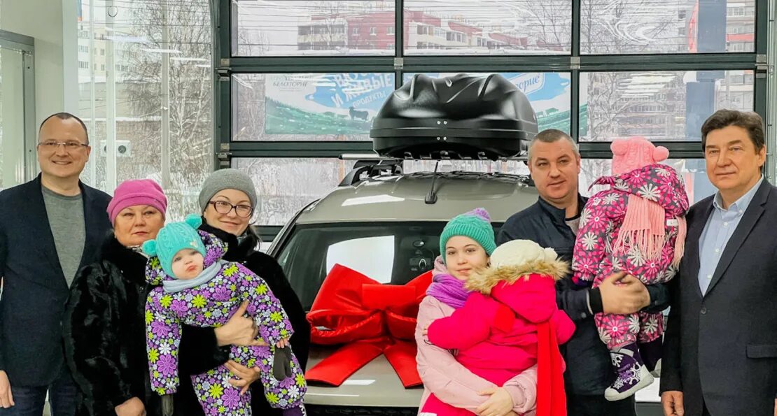 Фото Новодвинск семья. Калужский блоггер подарил авто многодетной семье. Машина соцзащиты зимой. Что ждать многодетным в 2024