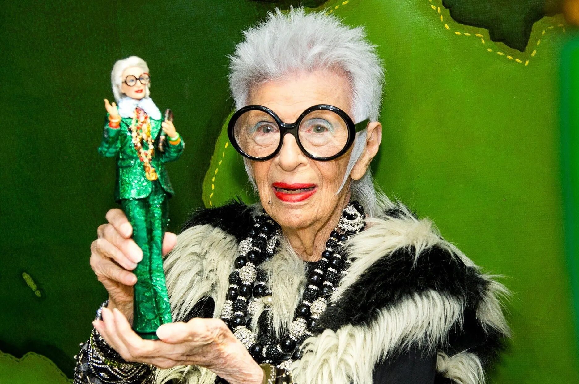 Iris apfel. Айрис Апфель. Айрис Апфель дети. Айрис Апфель 100 лет. Модель Айрис Апфель.