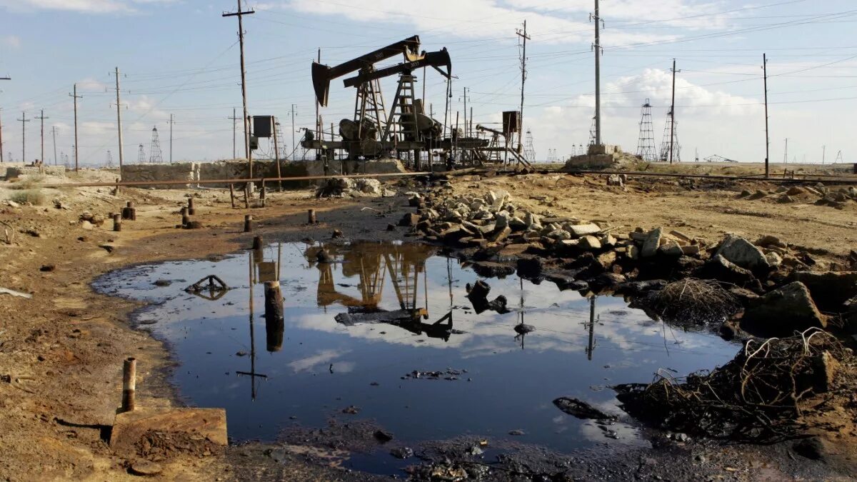 Заброшенные нефтяные месторождения. Нефть и экология. Добыча нефти. Экология и нефтедобыча. Проблема загрязнения природных ресурсов