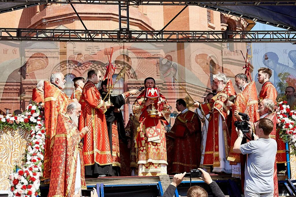 Архиерей фото праздничная службы Волгограда. Святые волгоградской области