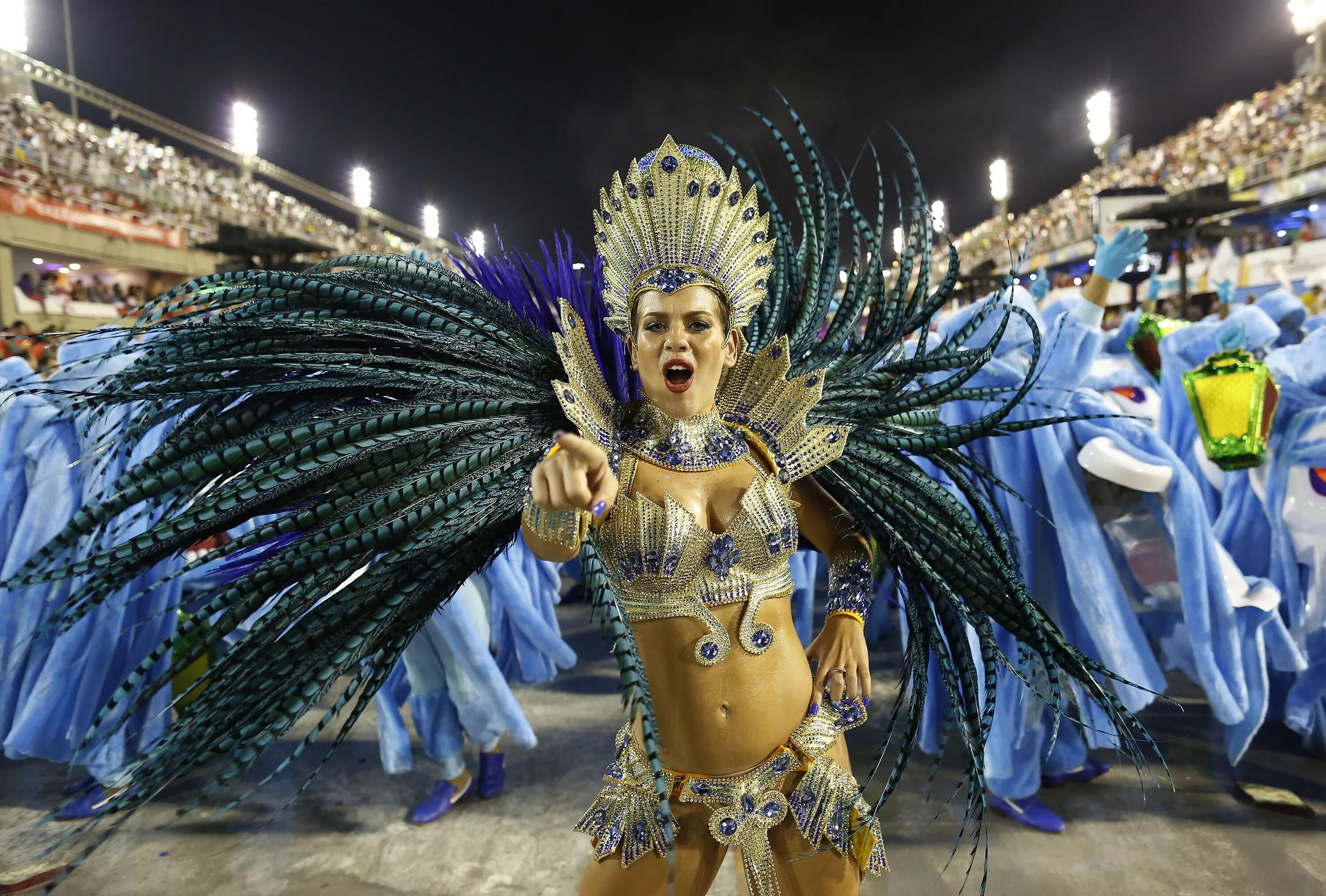 Karnaval. Карнавал в Бразилии. Карнавал Рио (Rio Carnival). Бразилия фестиваль Рио де Жанейро. Бразилия парад в Рио де Жанейро.