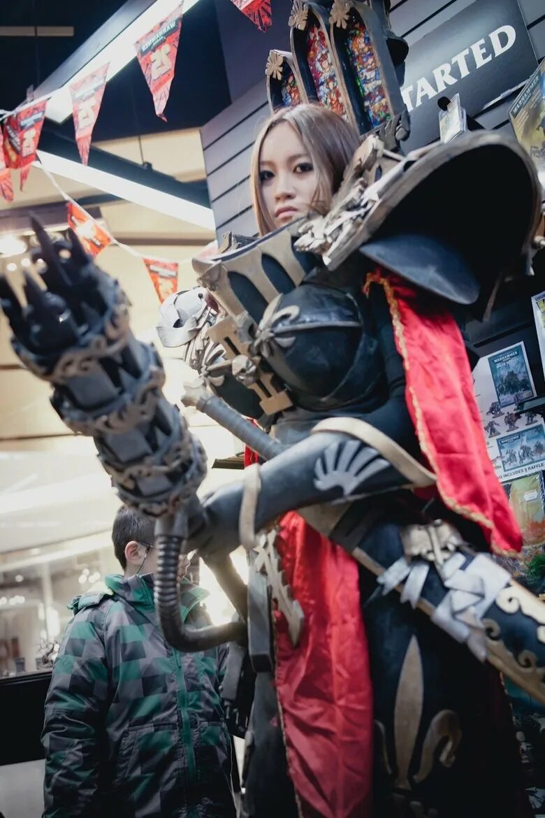 Косплей вархаммер. Косплей спо warhammer 40k. sisters of battle cosplay. сестра тишины warhammer 40000 косплей. питерский косплей warhammer 40k.
