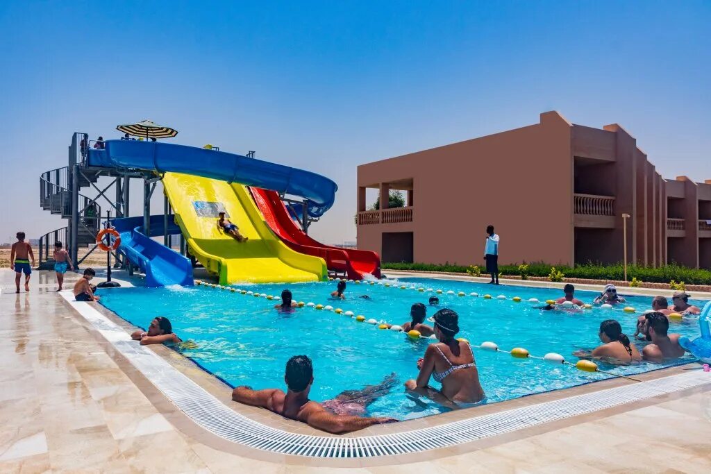 Вм бич резорт 4. Bm beach resort 4 рас-эль-хайма. бин маджид бич резорт. bm бич резорт оаэ. отель bm beach resort 4 оаэ.