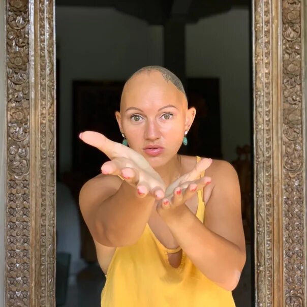 Лина дианова. Гештальт терапевт лина дианова. Лина дианова клинический психолог. Лина цыганова психолог. Лина дианова лысая.