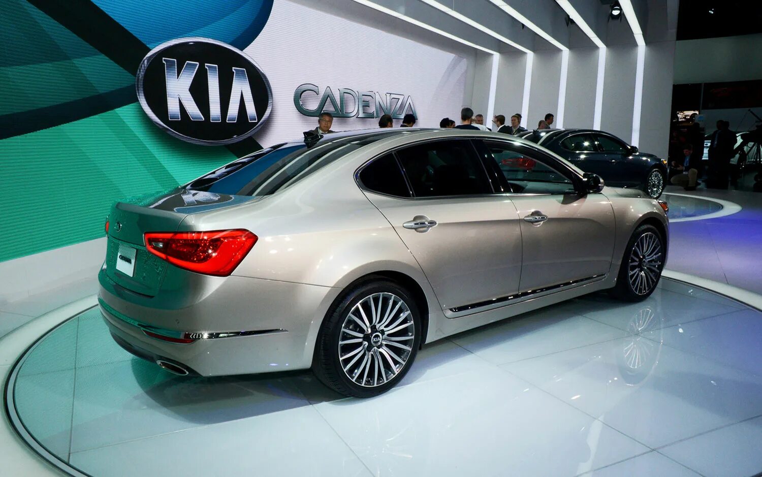 Киа к7 характеристики. Kia k7. Kia k7 2015. Kia k7 2014. Kia k7 2016.