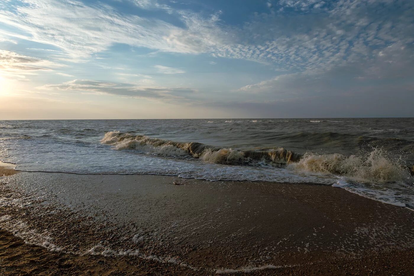 Каневском море. Берег Азовского моря Таганрог. Таганрогский залив Азовского моря. Таганрогский залив Таганрог. Коса Азовское море и Таганрогский залив.