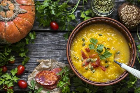 Pumpkin chorizo soup zupas