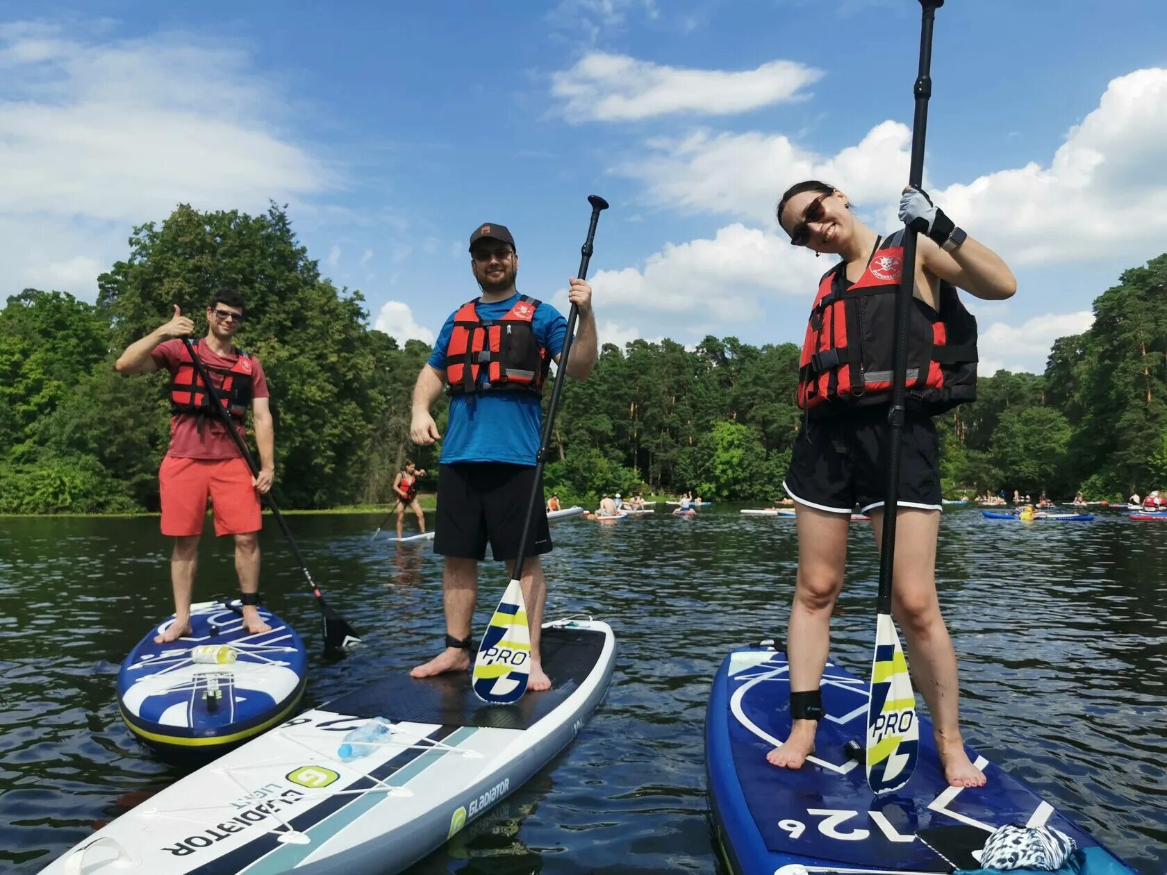 Sup прогулки. Sup прогулки серебряный бор. сап центр живописный мост. прогулка на сапах. сап серфинг в москве.