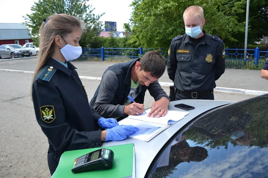 Арест автомобиля должника. Судебные приставы. Приставы ГИБДД. Авто судебных приставов. Задержание пристав.