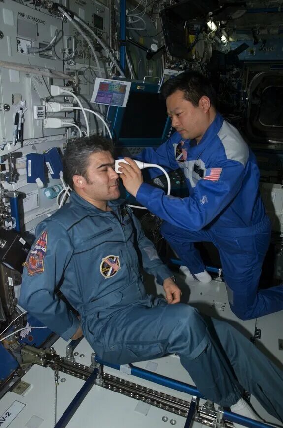 Первый длительный космический. Салижан Шарипов. Салижан Шарипов космонавт. Космонавт в космосе. Телемедицина в космосе.