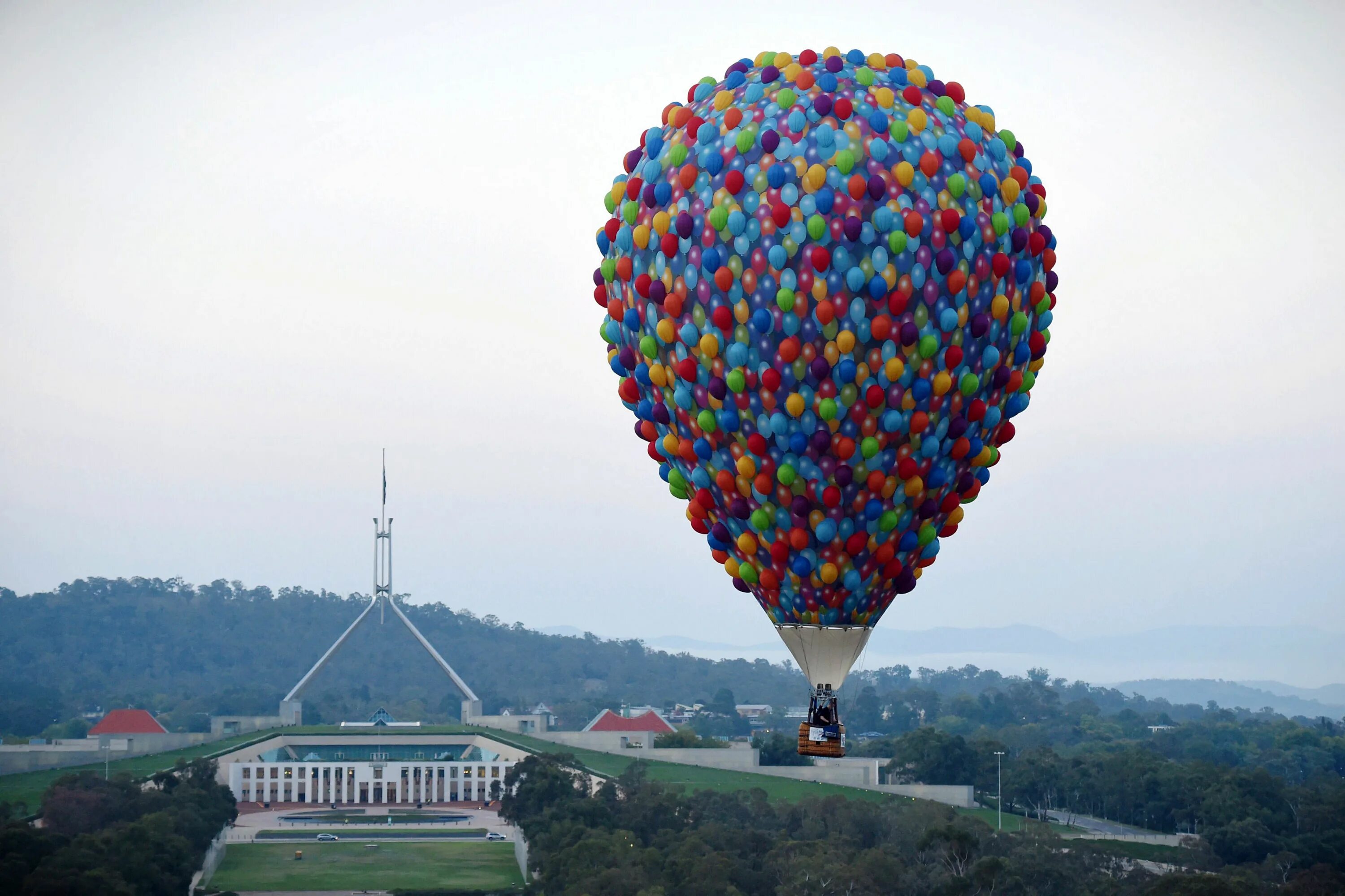 Flying balloon. Воздушный шар. Необычные воздушные шары. Необычный воздушный шар. Самый большой воздушный шар.