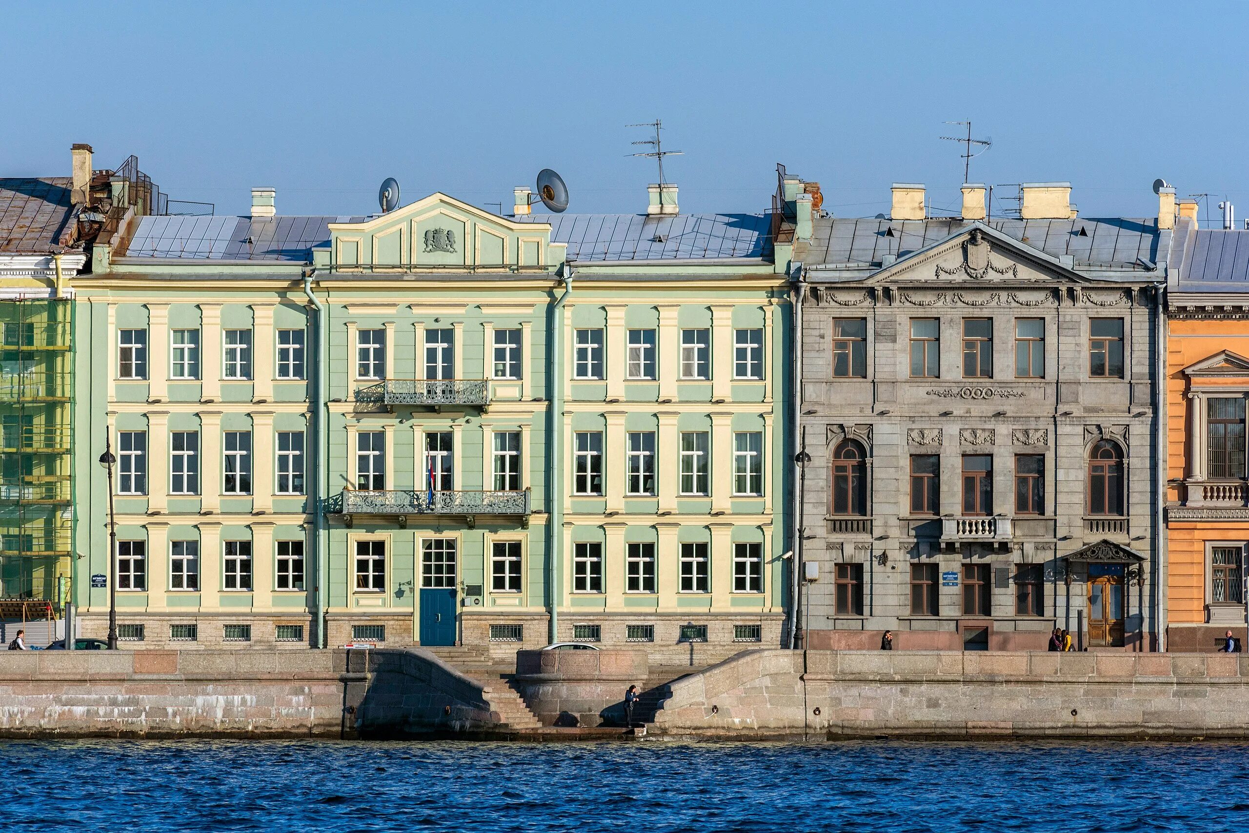 Петербургский дом отзывы. Английская набережная 12. Английская набережная в Санкт-Петербурге 12. Английская набережная 52. Питер английская набережная дом Маркевича.