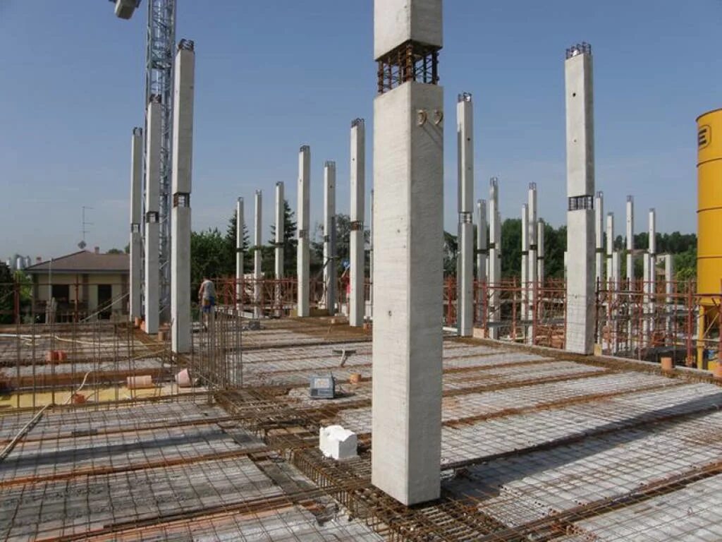 Железобетонной колонны 3к69. Бетонный столб. Бетонная колонна. Колонна бетонная прямоугольная. Бетонная колонна.