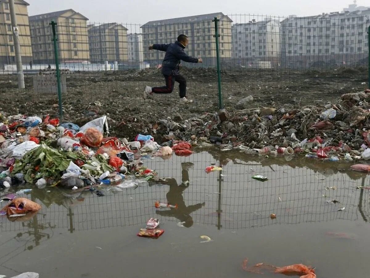 Bad pollution. Загрязнение экологии. Экология Китая. Загрязнение мусором окружающей среды. Грязная экология.