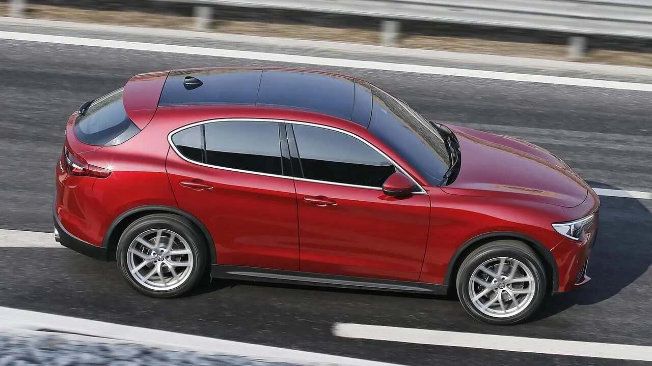 Alfa romeo кроссовер stelvio. Alfa romeo stelvio. Alfa romeo stelvio. Альфа ромео стельвио квадрифоглио. Кроссовер альфа ромео стельвио.