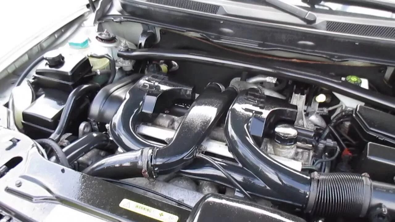 Volvo xc90 2.5 турбо. Моторный отсек Вольво хс90 2.5 бензин. Двигатель Вольво хс90 2.9. Вольво xc90 под капотом. Xc90 2.9