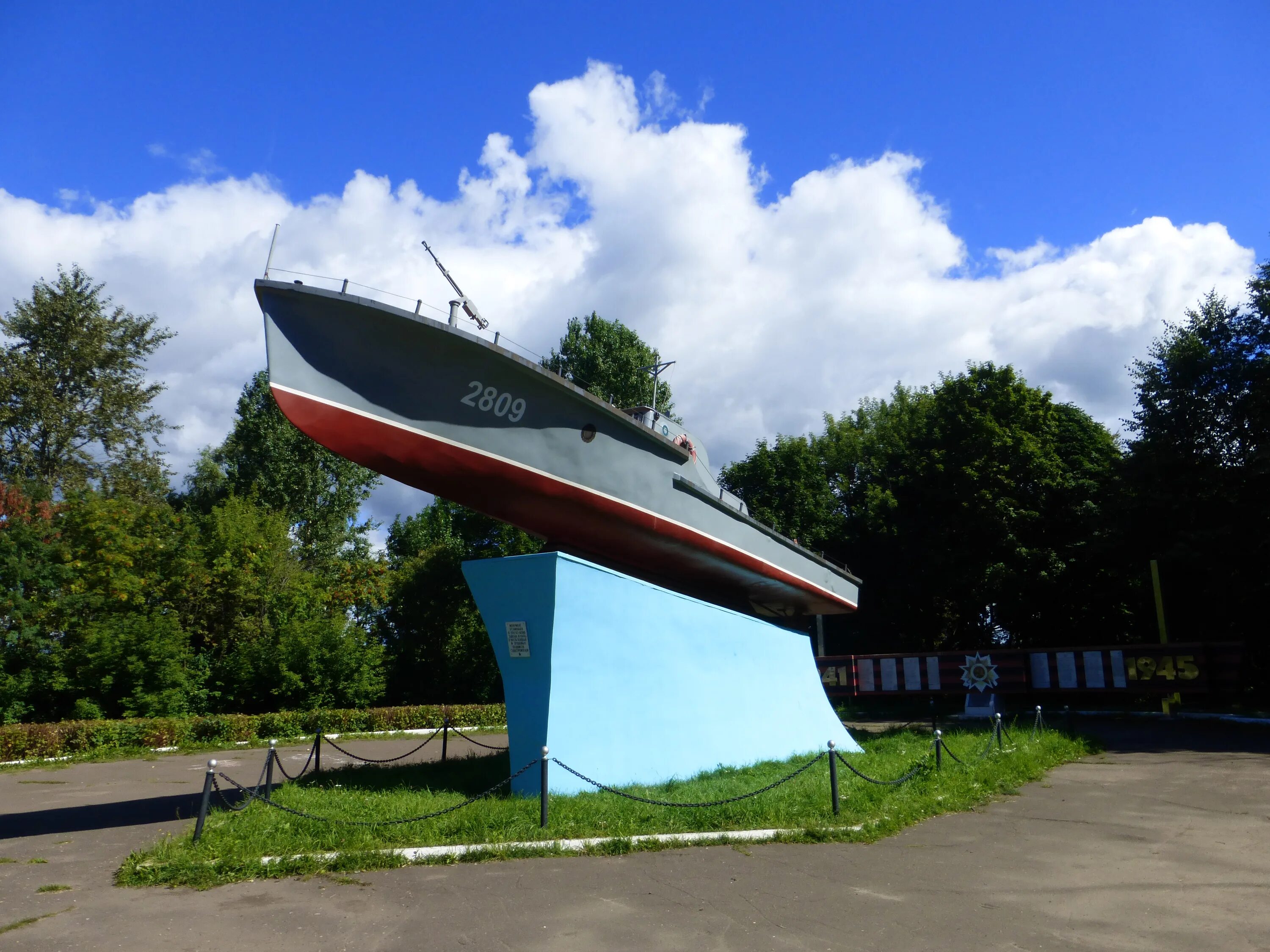 Форт рыбинск. Обелиск Рыбинск. Памятник Рыбинск район Северный. Поселок судоверфь Рыбинский район. Ярославская область Рыбинск Центральный планировочный район.