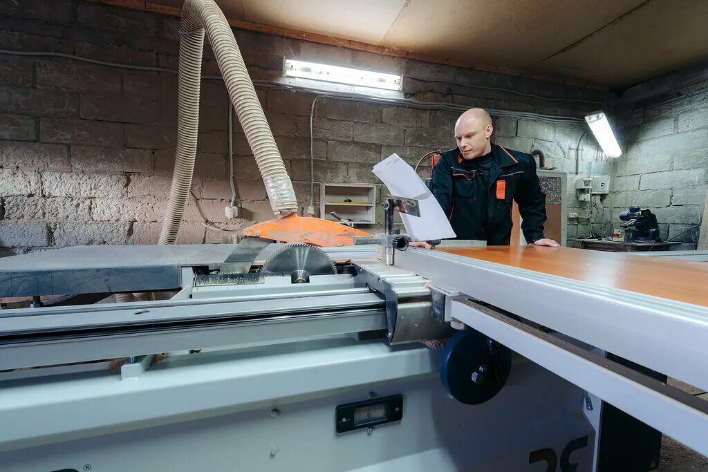 настольная пилорама. г могилев рб беларусь ( белсимплит ). распиловка лдсп. распил лдсп. участок раскроя.