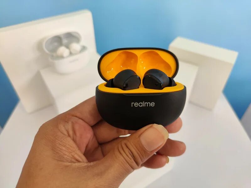 Наушники tws realme buds t100. Наушники realme buds air 3. Беспроводные наушники для realme c21. Наушники tws realme buds t100. Приложение для наушников реалми бадс т100.