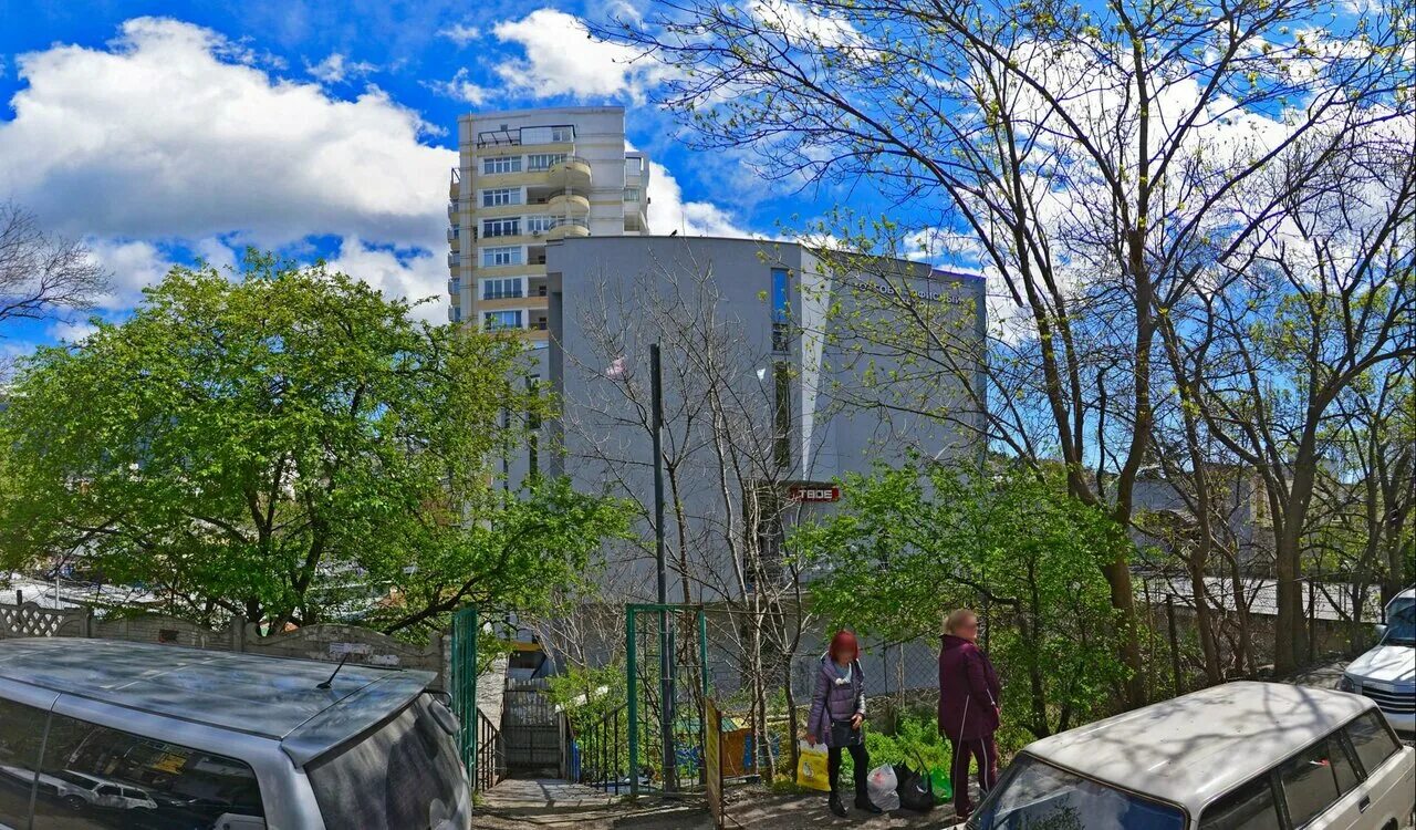 ялта, ул. торговый центр луч ялта. ялта киевская улица. киевская ул. киевская 24 ялта.