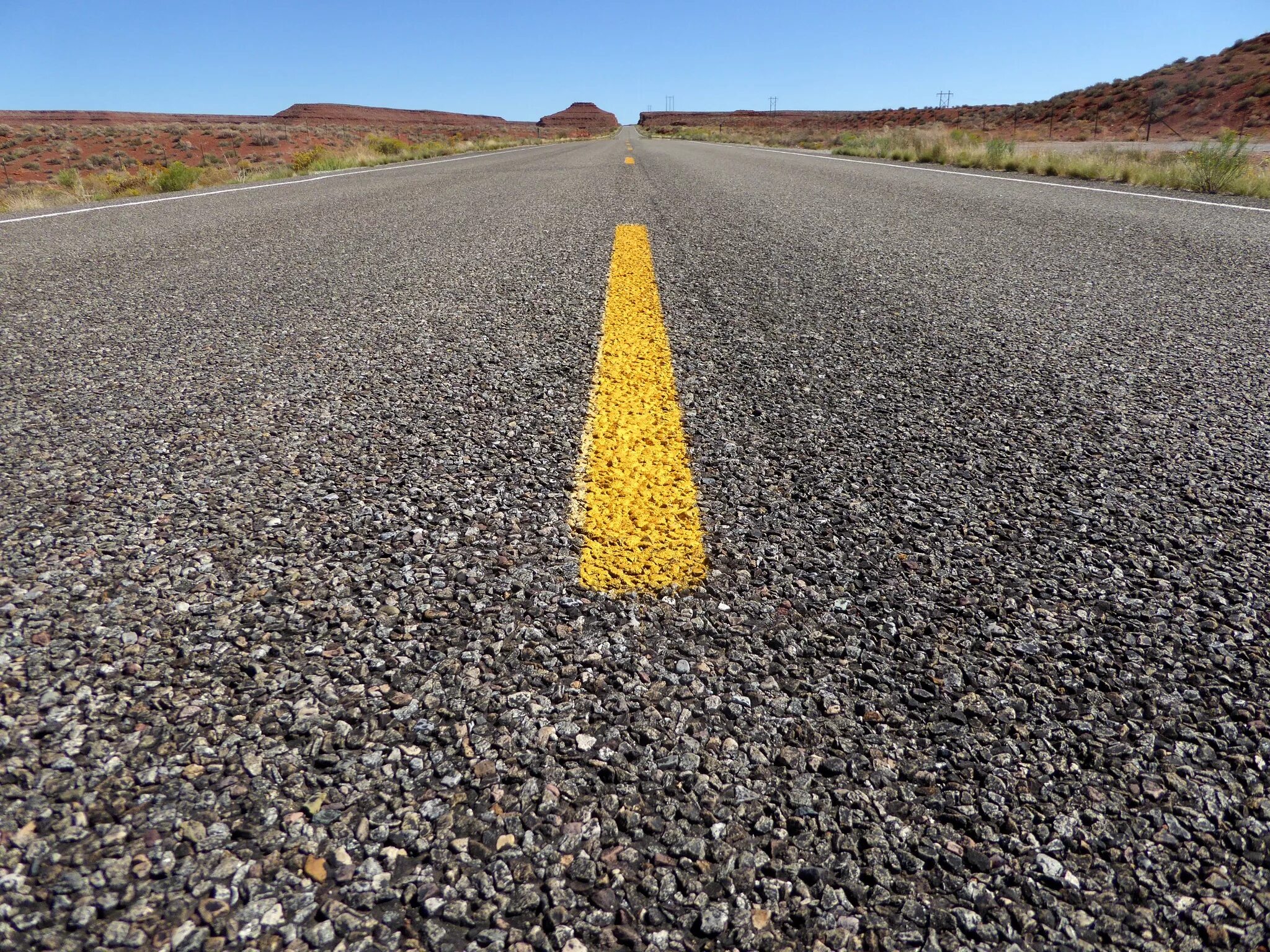 Макадам дорожное покрытие. Асфальт. Асфальт дорожный. Гравийная дорога. Road surface