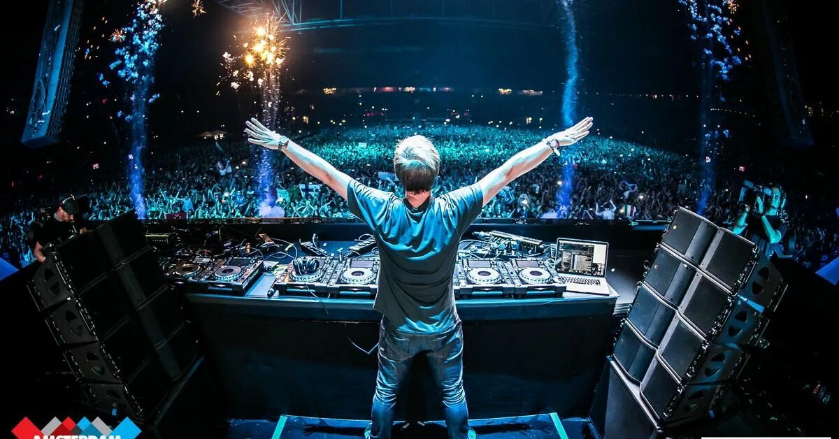Мартин гаррикс концерт. Шоу диджеев. Ночной клуб диджей. Диджей вечеринка. Тиесто.